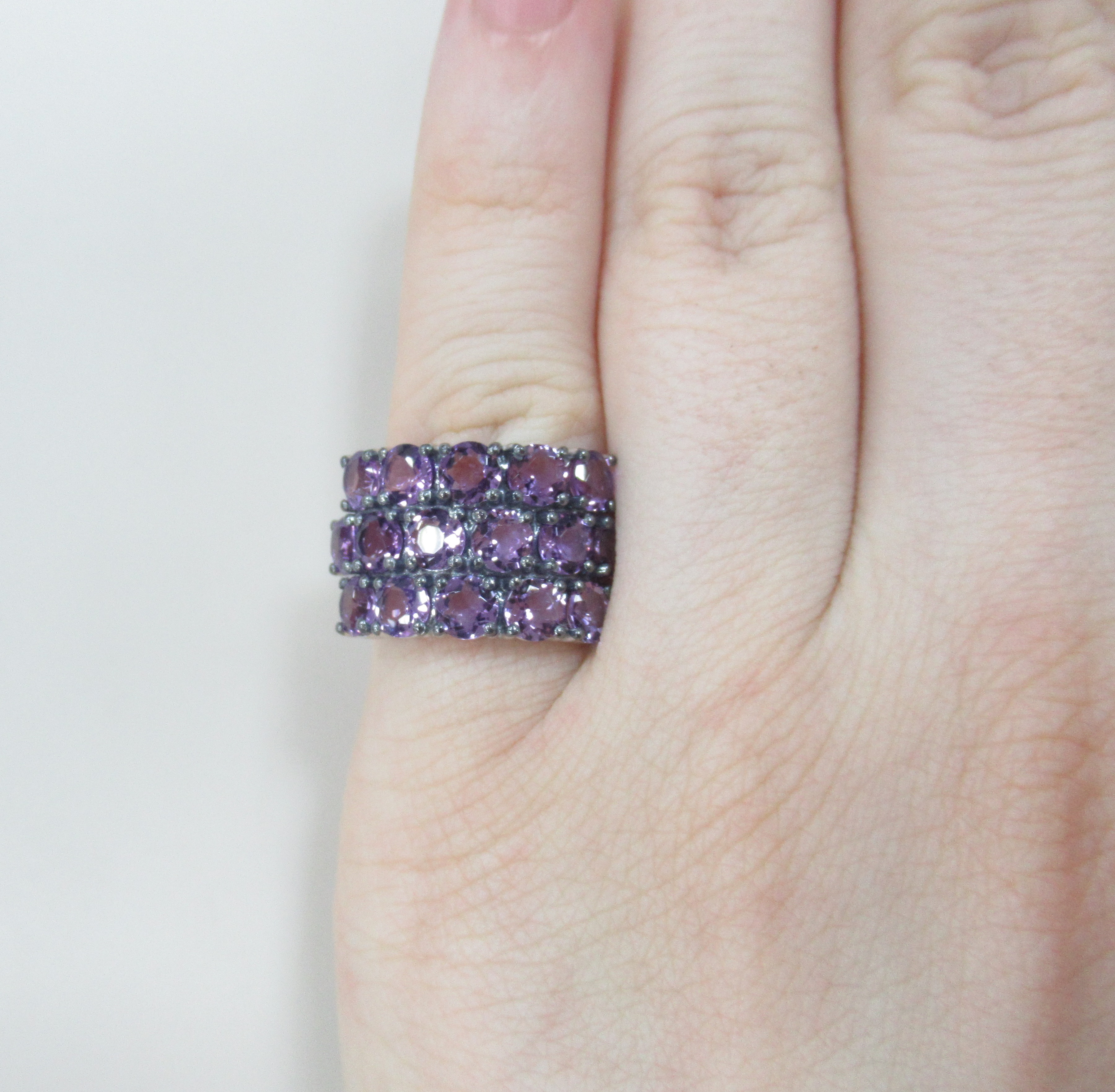 Серебряное кольцо с аметистами